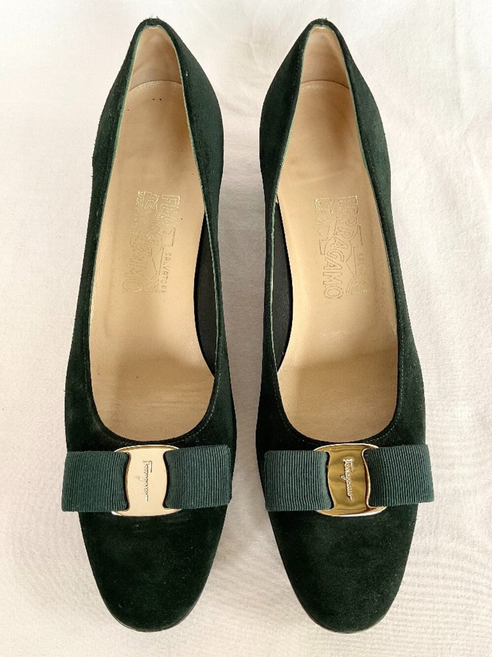 Salvatore Ferragamo Dark Green Suede Pump with Bow – US 9 AAAA Extra Narrow